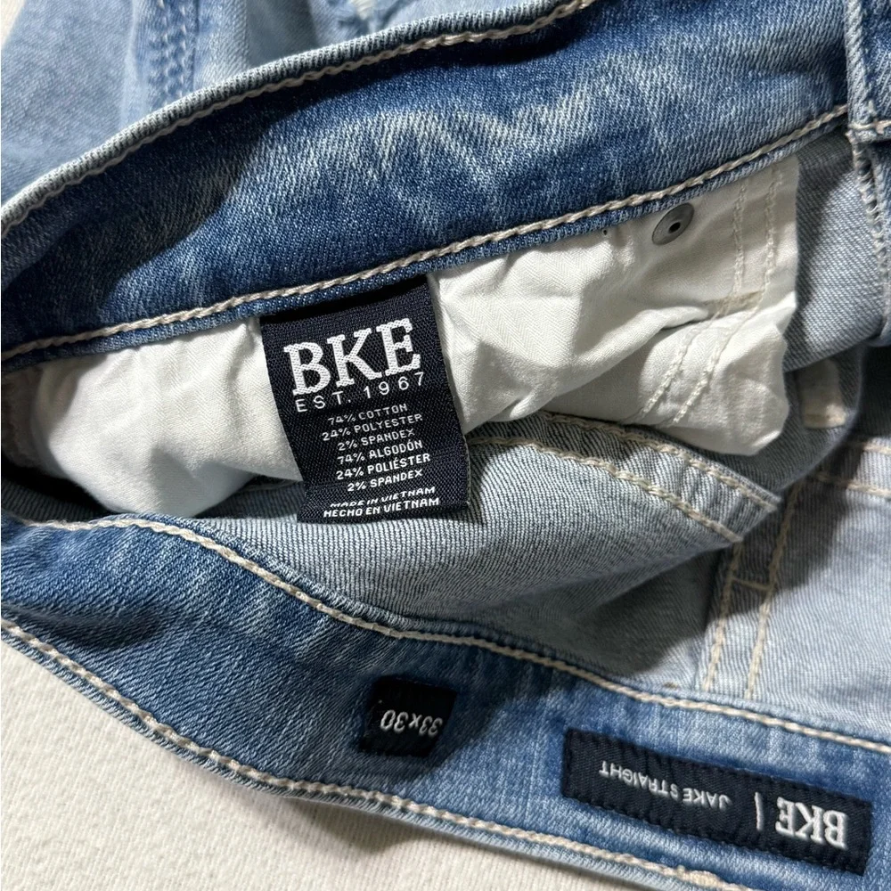 BKE Jeans Mens 33x29 Jake Straight Light Wash Mid‎ Rise Distressed Stretch Denim